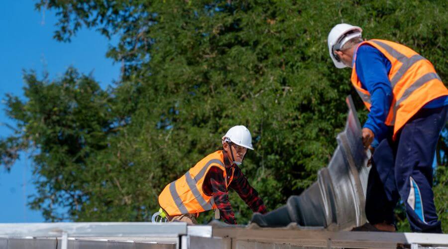 Professional gutter cleaning in Old Lyme, CT
